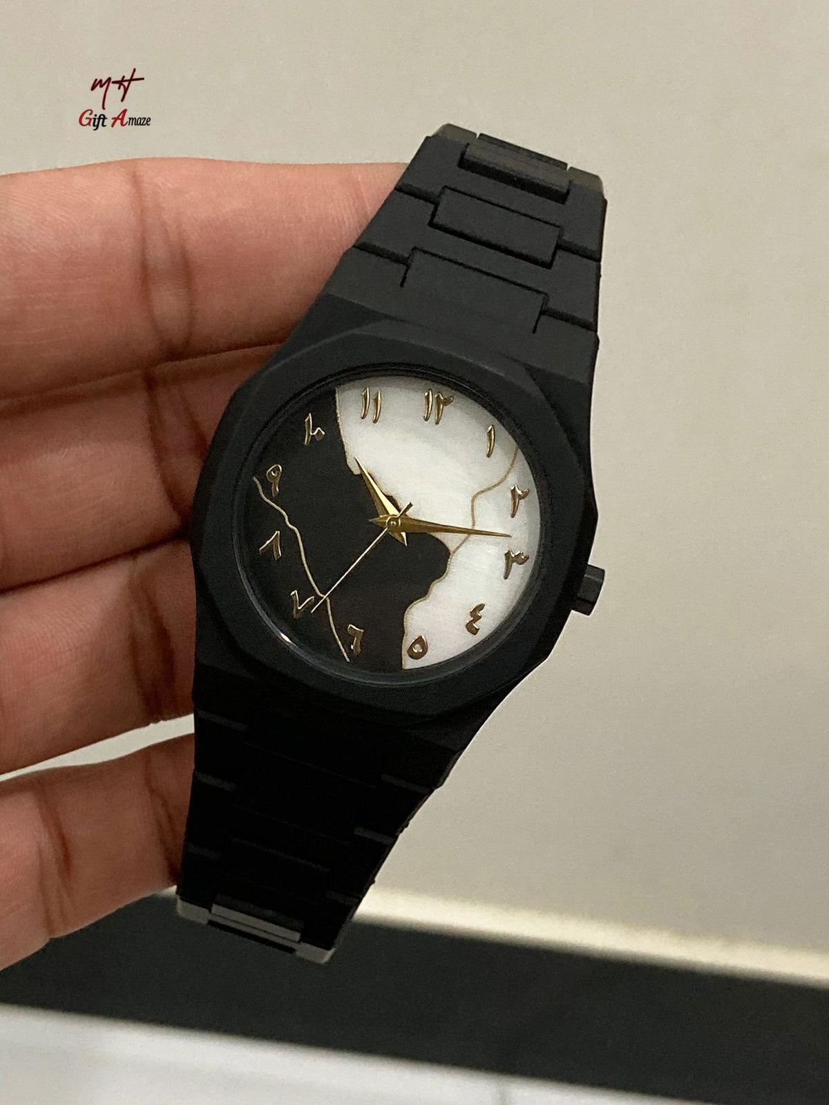 Black arabic aura watch